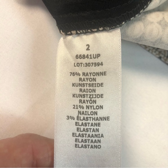 UP! Pull On Pant Geometric Design Border Pattern Tummy Control Cropped - Picture 7 of 8